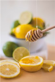 Лимон с медом для жирной кожи